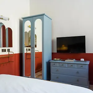 malta-luxe-guest-suite-central-location.qawrahotelsmalta.org/